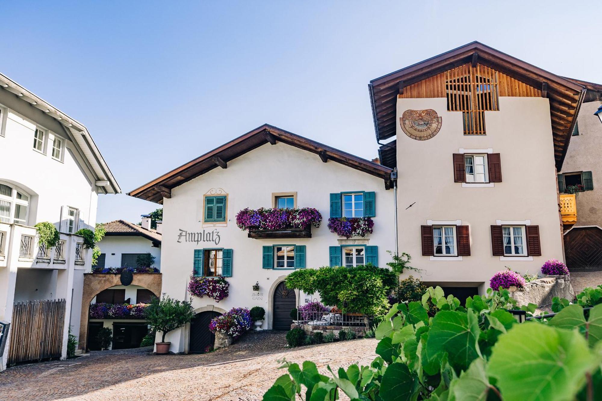 Amplatz 1523 - B&B And Suites Монтаня Екстериор снимка